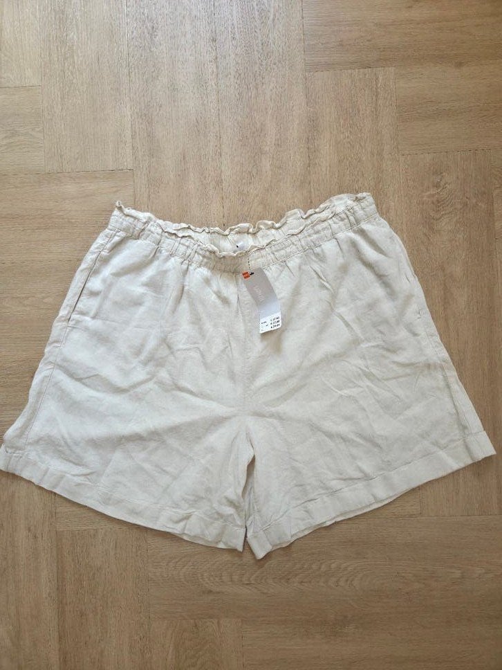 Hema beige korte broek dames nieuw met kaartjes XL, Kort, Beige, Maat 46/48 (XL) of groter, Nieuw
