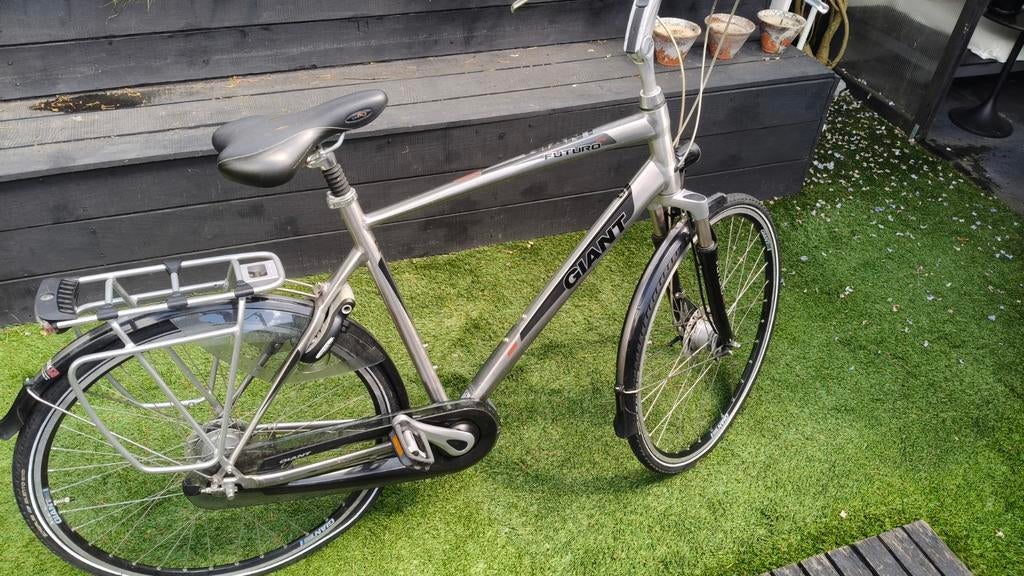 Giant Futuro CS - Zo goed als nieuw, Velgrem, Zo goed als nieuw, 65 cm of meer, Giant