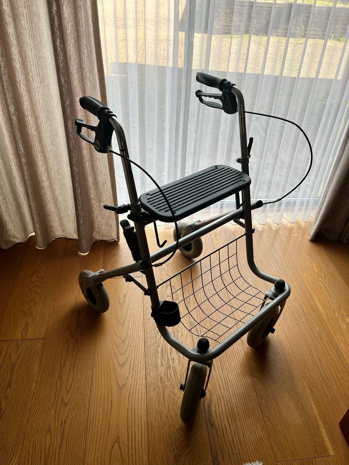 Rollator, Diversen, Ophalen