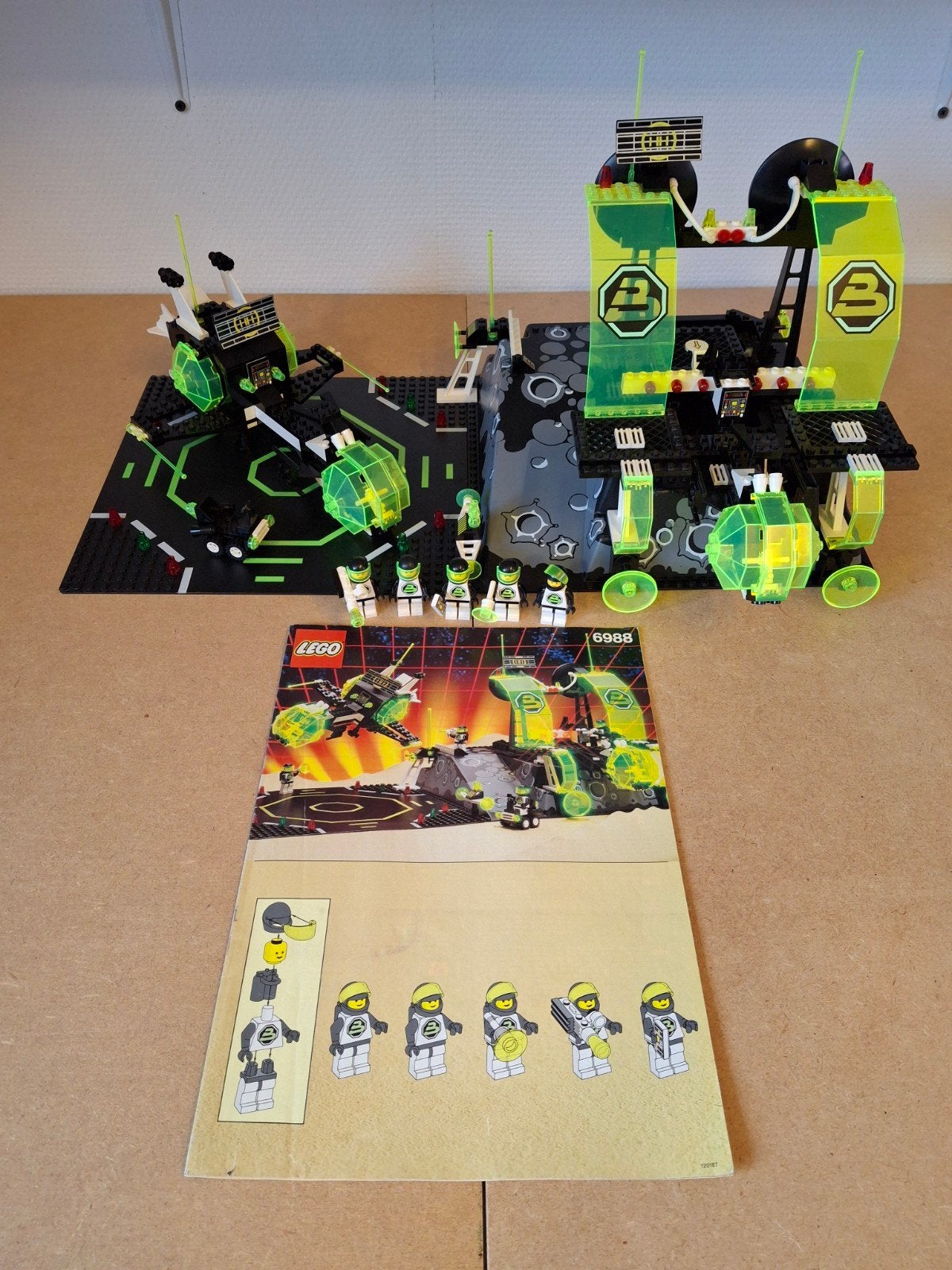 Lego 6988 Alpha Centauri Outpost. Jaren 90 Blacktron Space, Kinderen en Baby's, Lego, Info@lego.com, 33 Bath Road, Slough, UK