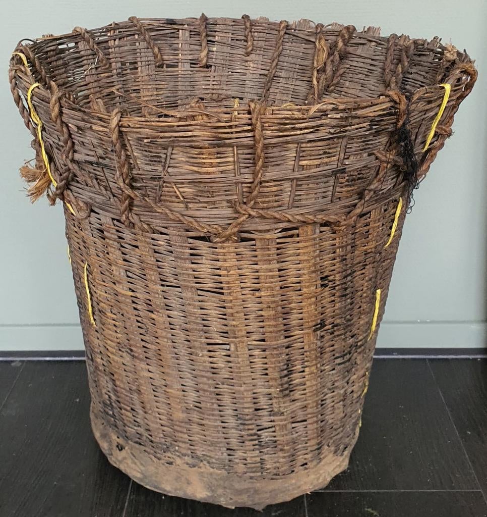 mand leemmand riet leem met touw handgemaakt
Vintage groot, Mand, Rond, Ophalen of Verzenden, Zo goed als nieuw
