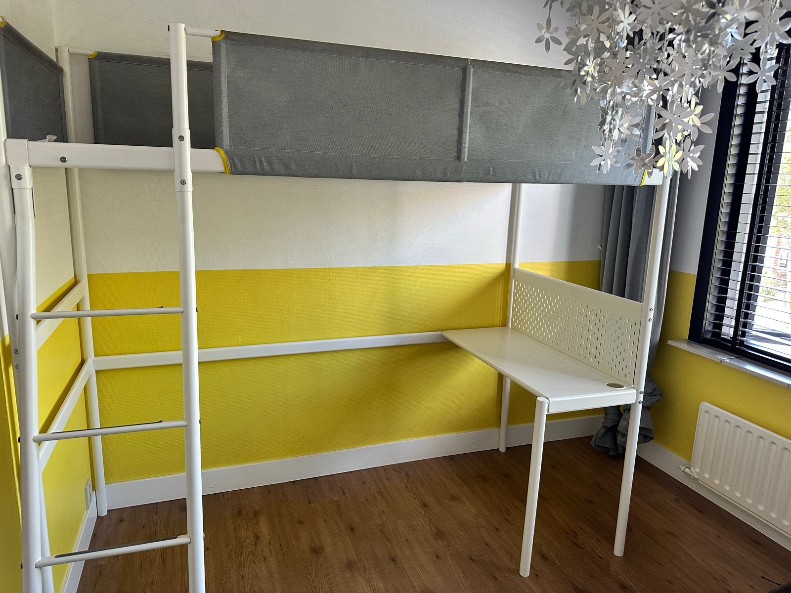 IKEA VITVAL Hoogslaper met bureau - 90x200 cm, Ophalen, Eenpersoons, Zo goed als nieuw, 200 cm