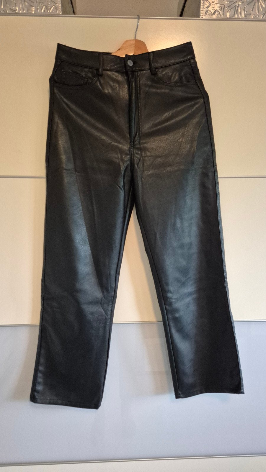 Zwarte pu leren broek - Stijlvol en comfortabel, H&M, Zwart, Ophalen of Verzenden, Zo goed als nieuw