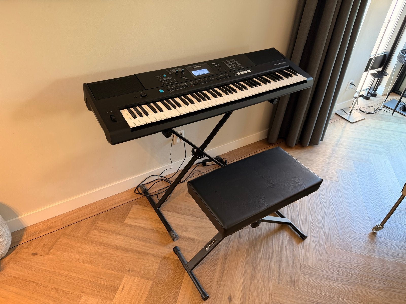 Yamaha PSR-EW425 Keyboard *Complete set*, Muziek en Instrumenten, Ophalen, Yamaha, Zo goed als nieuw, Aanslaggevoelig
