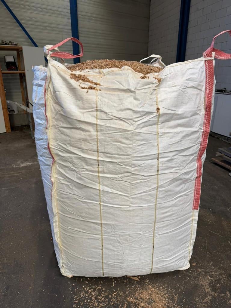 Volle bigbags zaagsel voor paarden – direct beschikbaar, Dieren en Toebehoren, Paarden en Pony's | Overige Paardenspullen, Ophalen of Verzenden