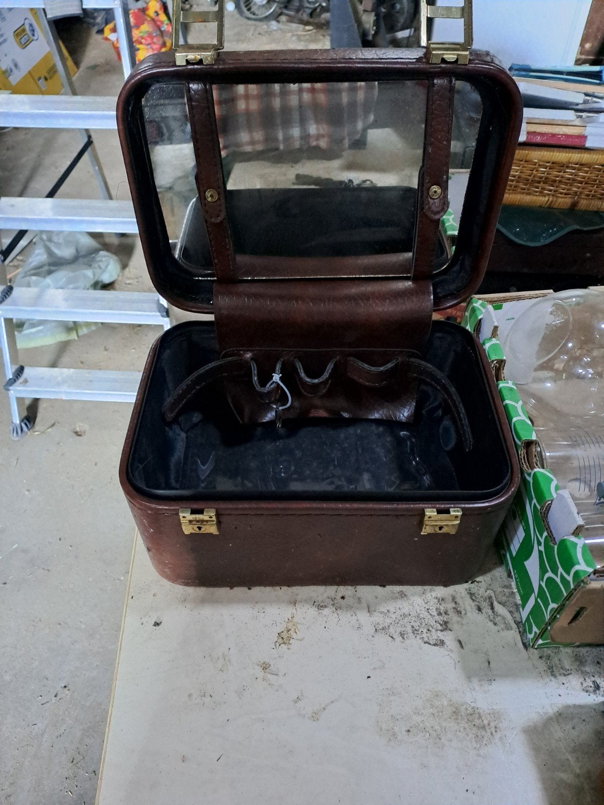 Vintage Leren Beautycase / Koffer met Spiegel, Gebruikt, Bruin, Met slot, Ophalen of Verzenden