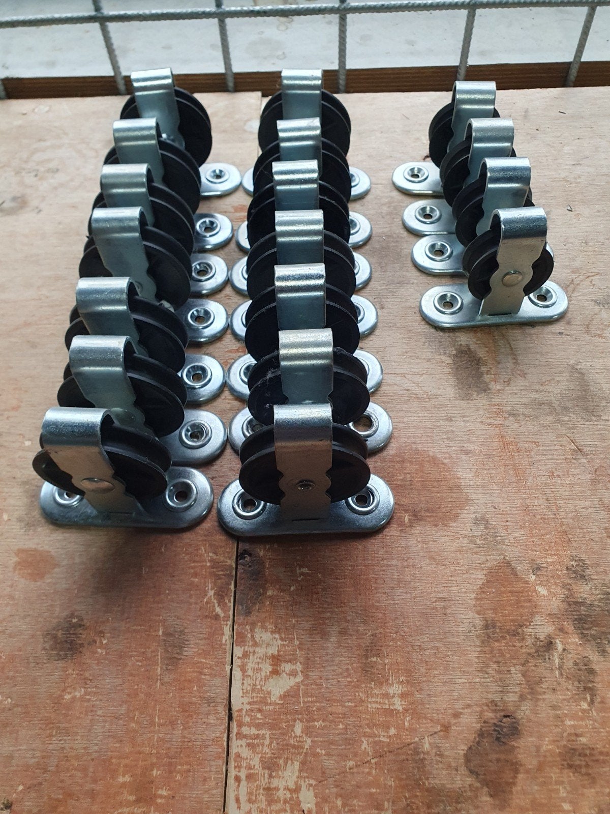 Set van 18 Nieuwe Katrollen met Bevestigingsplaat, Ophalen of Verzenden, Nieuw