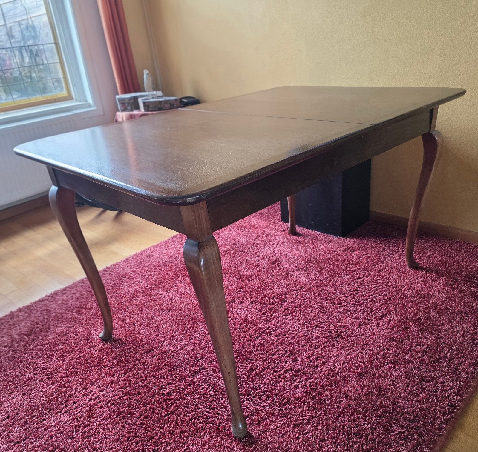 Mooie uitschuifbare houten eettafel met Queen Ann poten, Ophalen