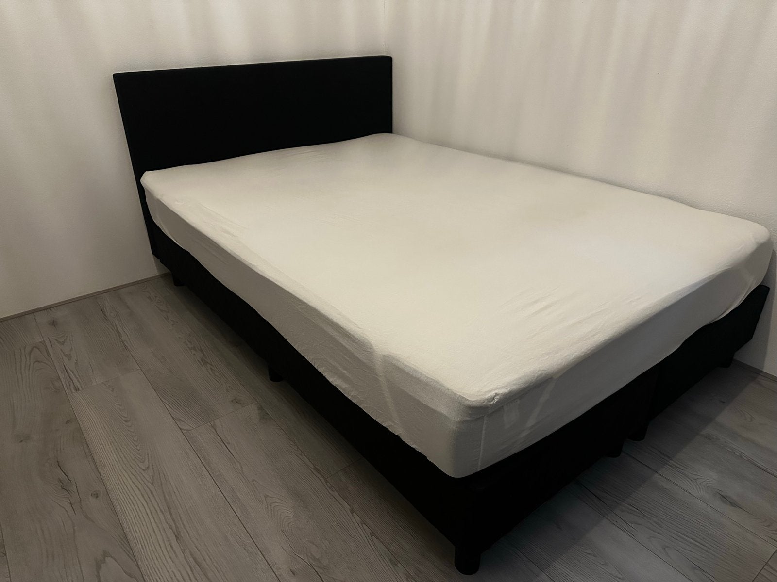 Boxspring 140x200 cm zonder topper - Gratis afhalen, Ophalen, Gebruikt, Zwart, Tweepersoons