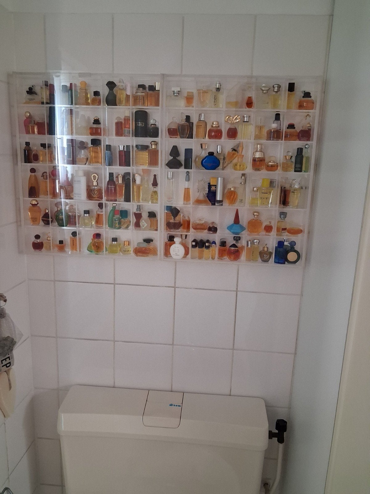Acryl kastje met miniatuur flesjes, Ophalen of Verzenden