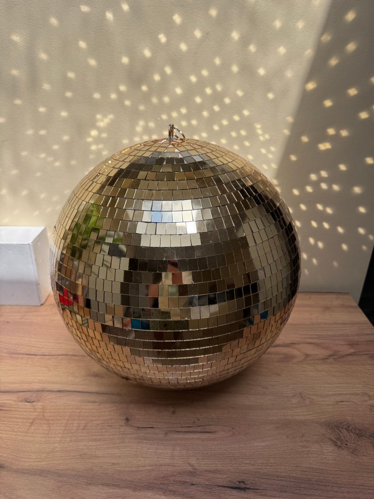 Gouden discobal - Feestelijke sfeer, Hobby en Vrije tijd, Feestartikelen, Ophalen, Zo goed als nieuw, Versiering, Overige