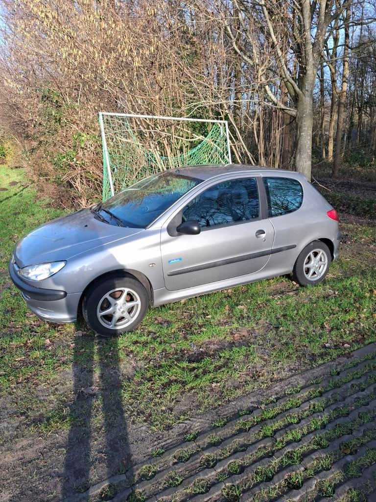 Peugeot 2004 Grijs, Auto's, Voorwielaandrijving, Stof, 31 €/maand, 4 cilinders