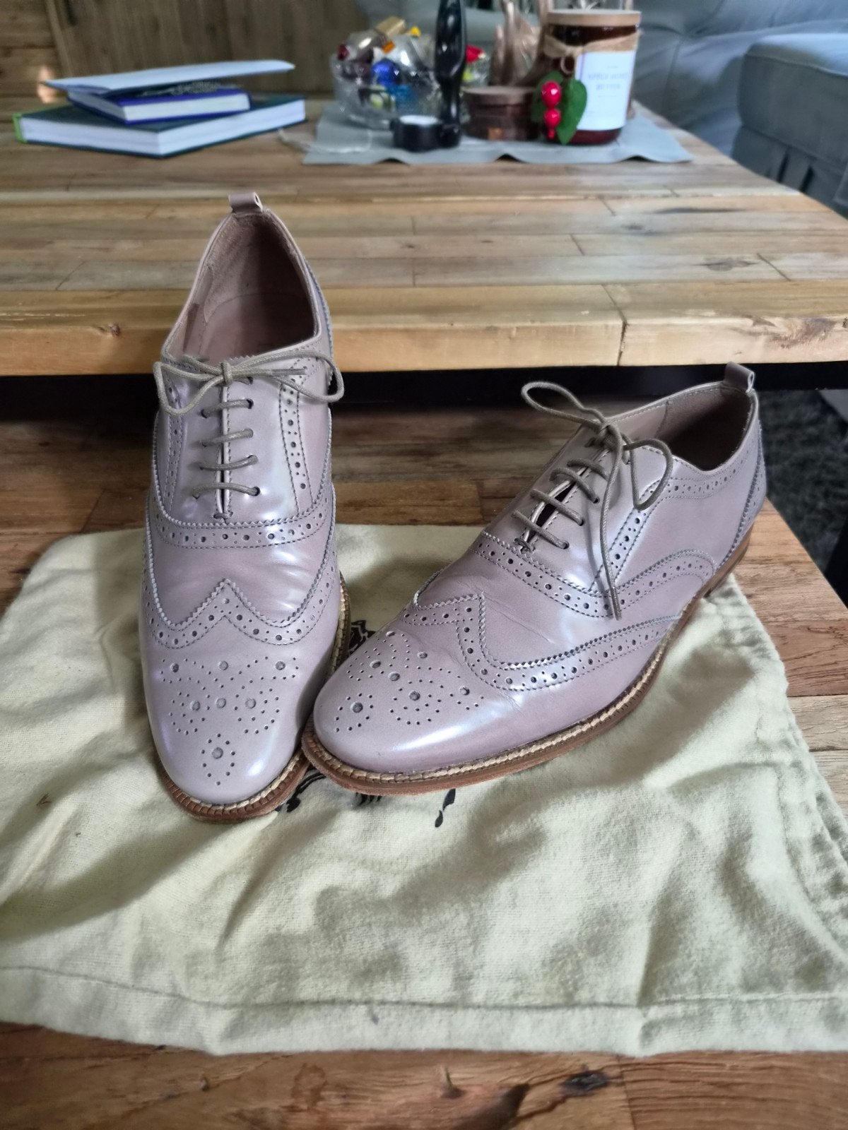 Burberry  - Beige Leren Veterschoenen, Schoenen met lage hakken, Beige, Ophalen of Verzenden, Zo goed als nieuw