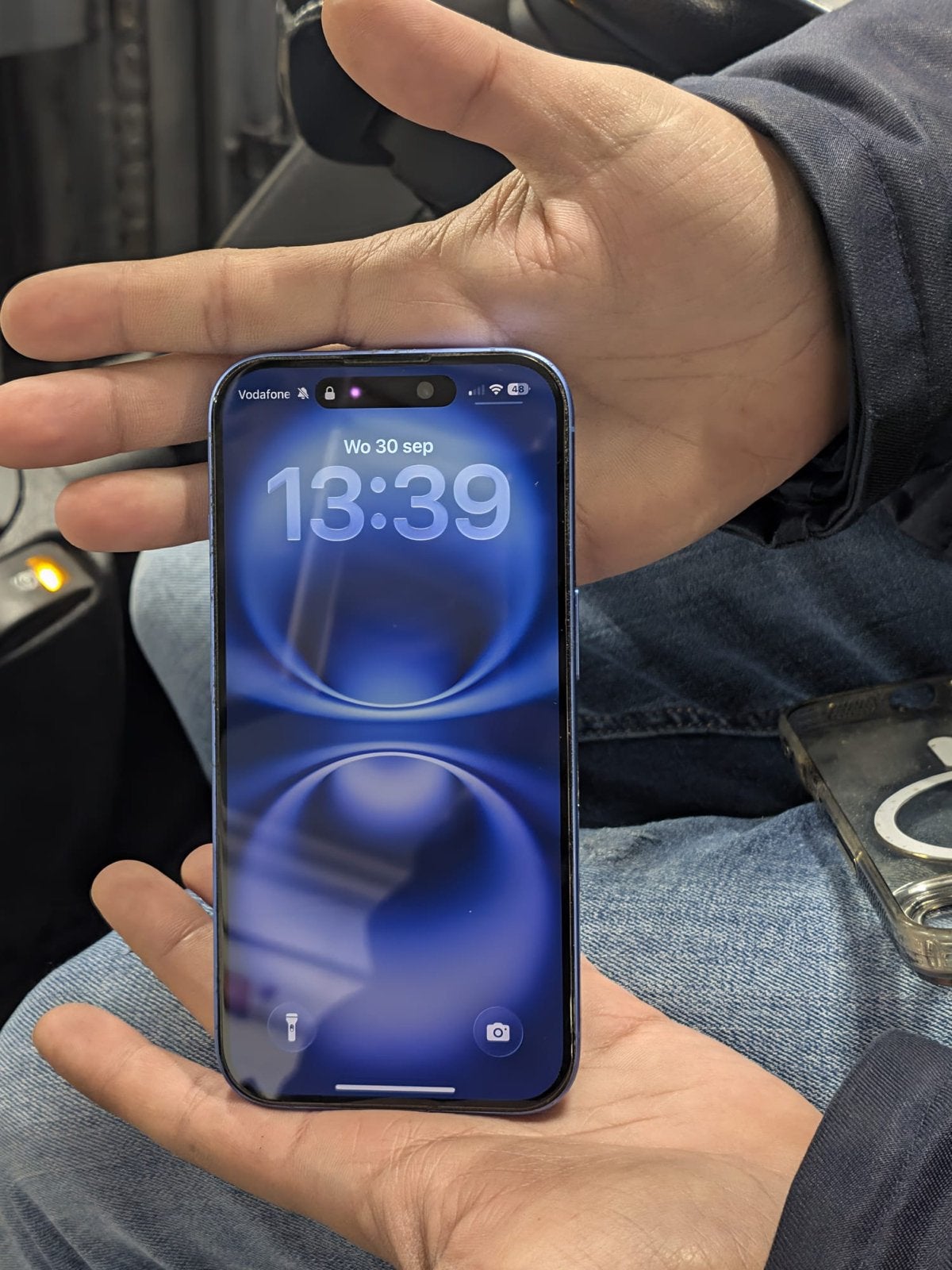 Iphone 16 blauw 128GB - Zo goed als nieuw