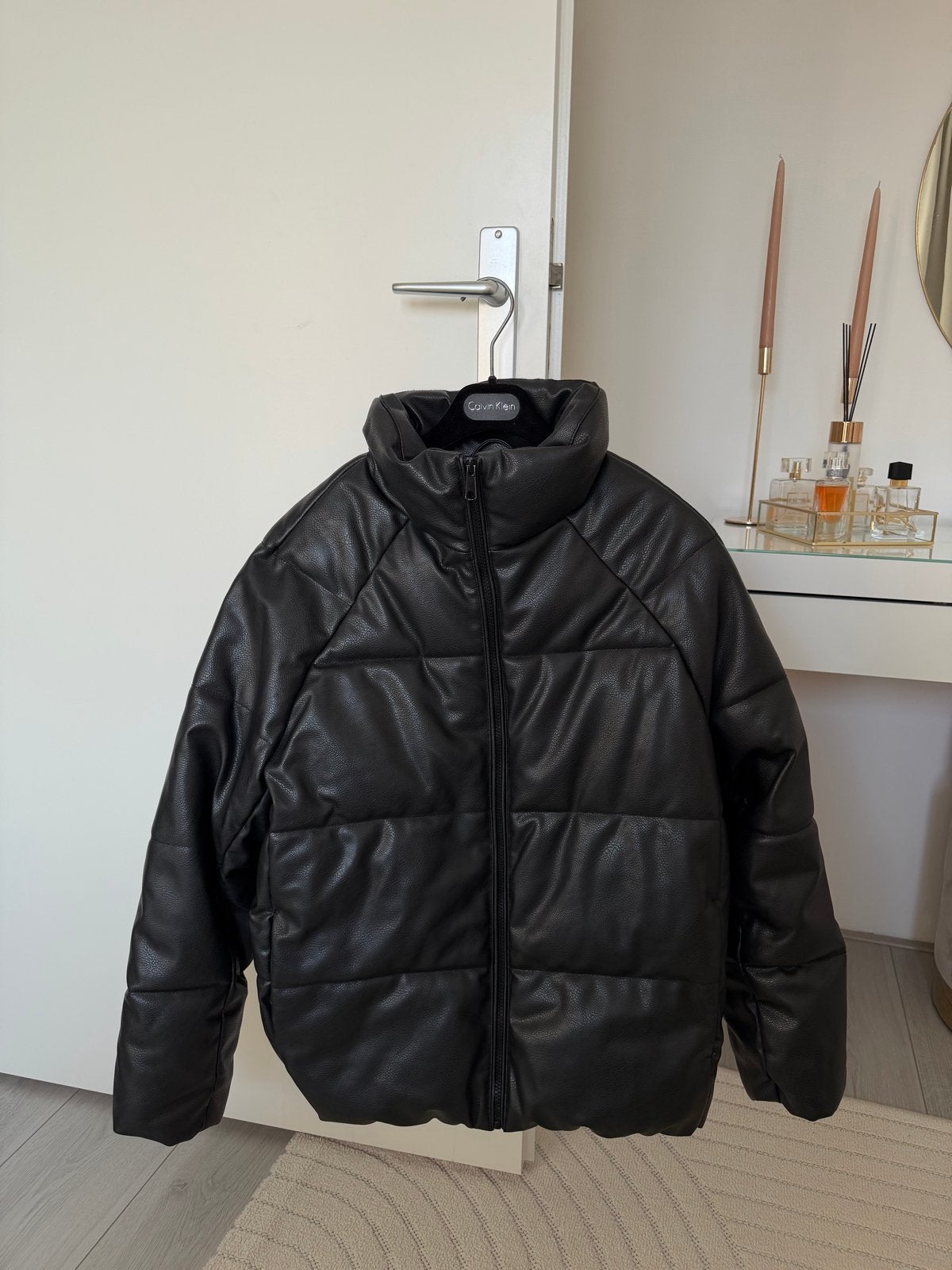 H&M Dames Zwarte Puffer Jas Maat M, Ophalen of Verzenden, Gedragen, Maat 38/40 (M), Zwart