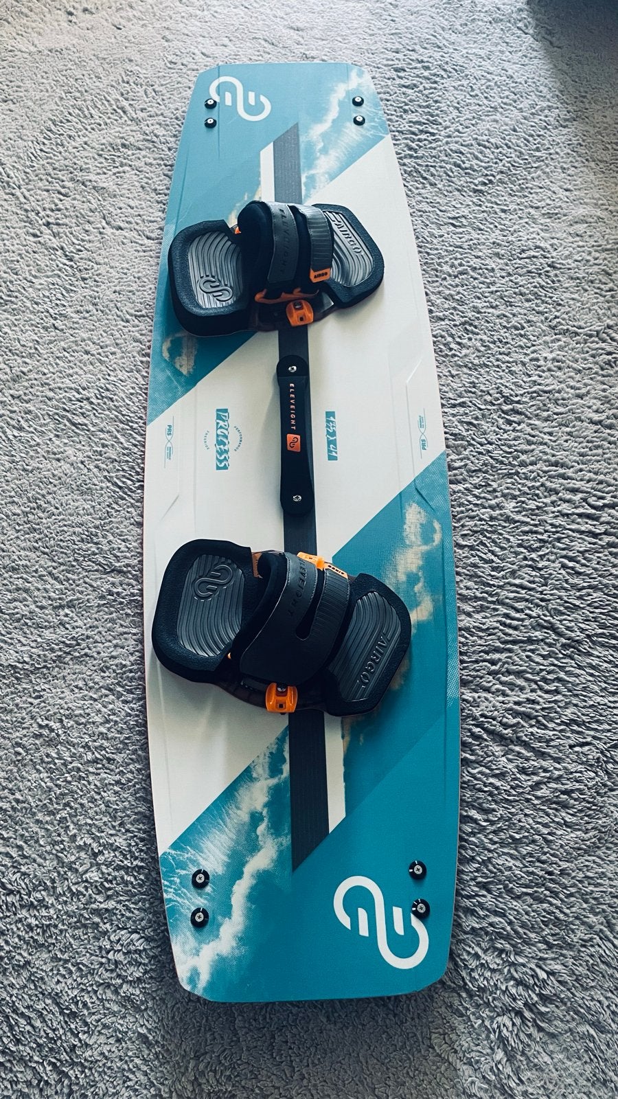 Kiteboard 135x41 Eleveight Process V8 2025 New Nieuw, Watersport en Boten, Kitesurfen, Ophalen, Twintip, Kiteboard, Nieuw