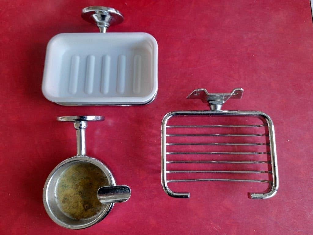 Vintage badkamer 2 zeepbakjes en 1 asbakje jaren 50-60, Ophalen of Verzenden, Zo goed als nieuw, Zilver, Zeepdispenser/zeepbakje