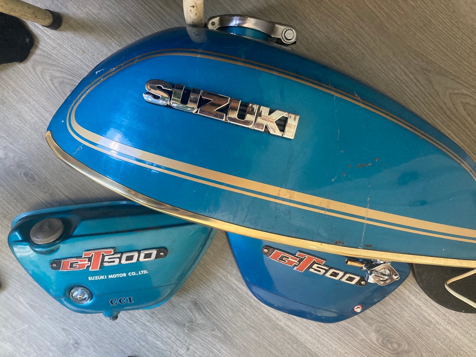 Suzuki T/GT500 lakset, 1975/1976, Ophalen of Verzenden, Gebruikt