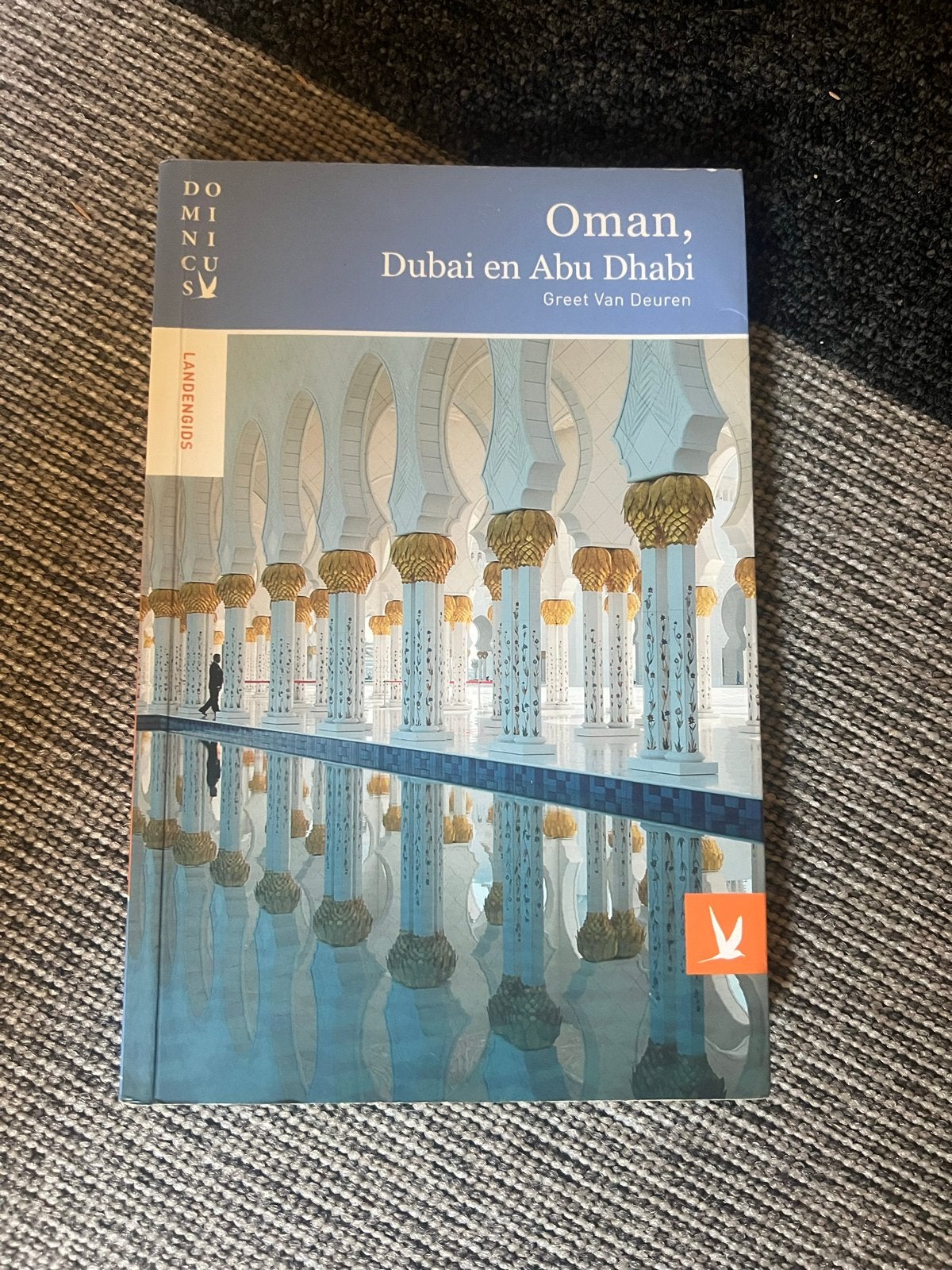 Dominicus Reisgids Oman, Dubai en Abu Dhabi, Boeken, Reisgidsen, Overige merken, Ophalen of Verzenden, Zo goed als nieuw, Reisgids of -boek