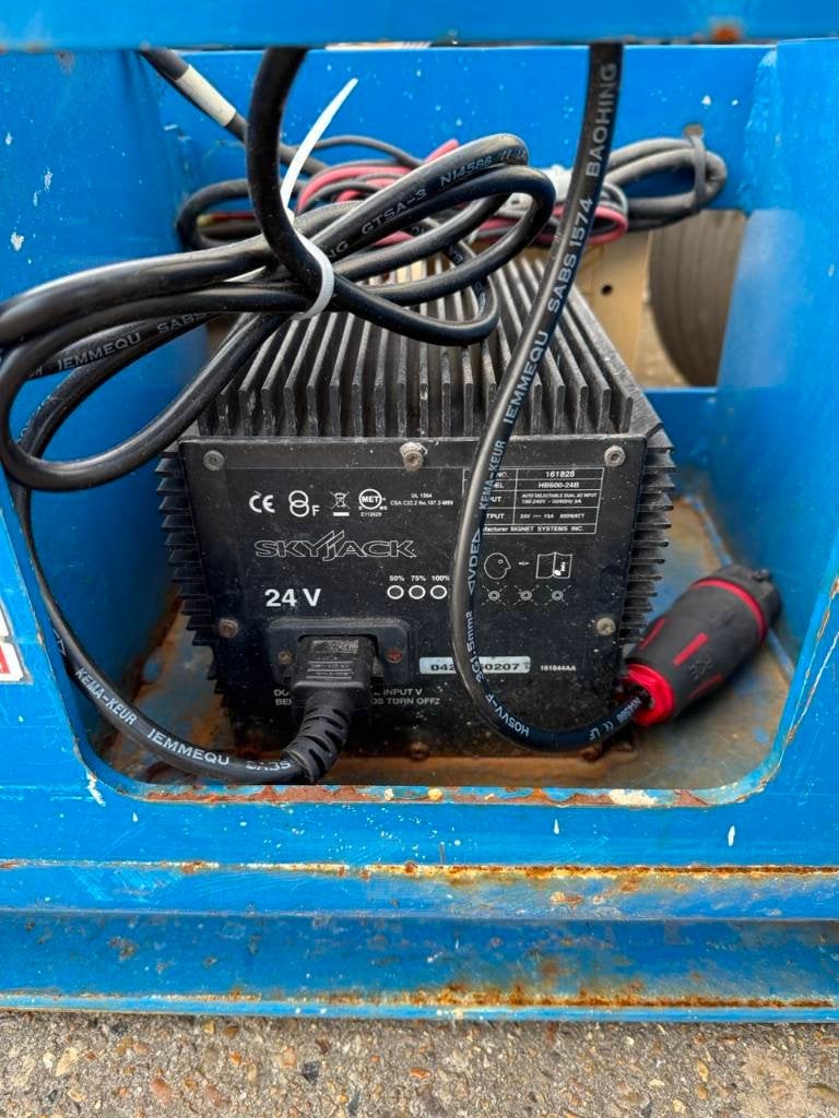 Foto 19 van Skyjack SJ 3226 Schaar hoogwerker 10 meter (bj 2015)