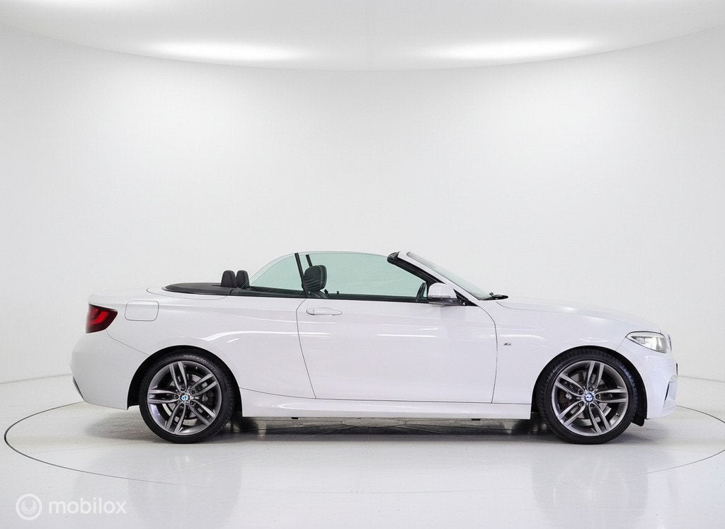 BMW 2-serie Cabrio 220i M Sport, Auto's, BMW, Automaat, Achterwielaandrijving, Gebruikt, 4 cilinders
