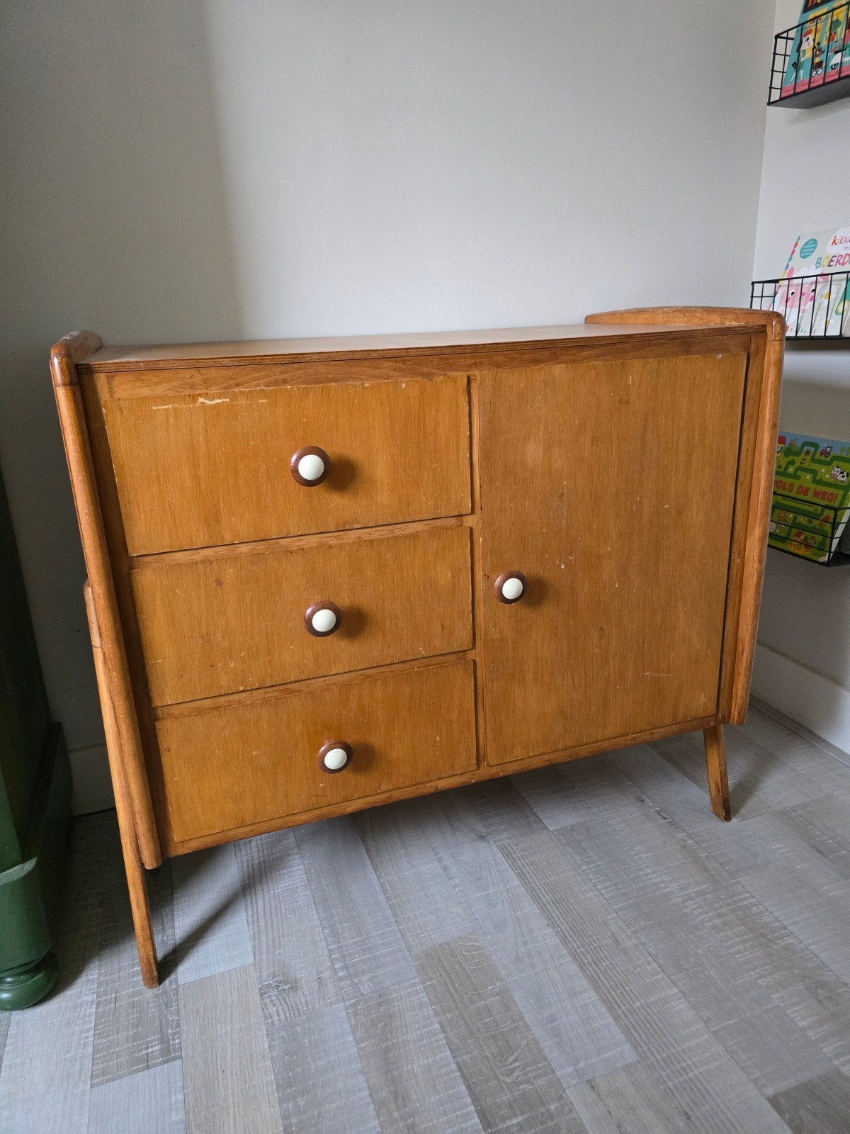 Vintage houten ladekastje / dressoir met deurtje, Huis en Inrichting, Gebruikt, Met lade(s), 25 tot 50 cm, Overige houtsoorten