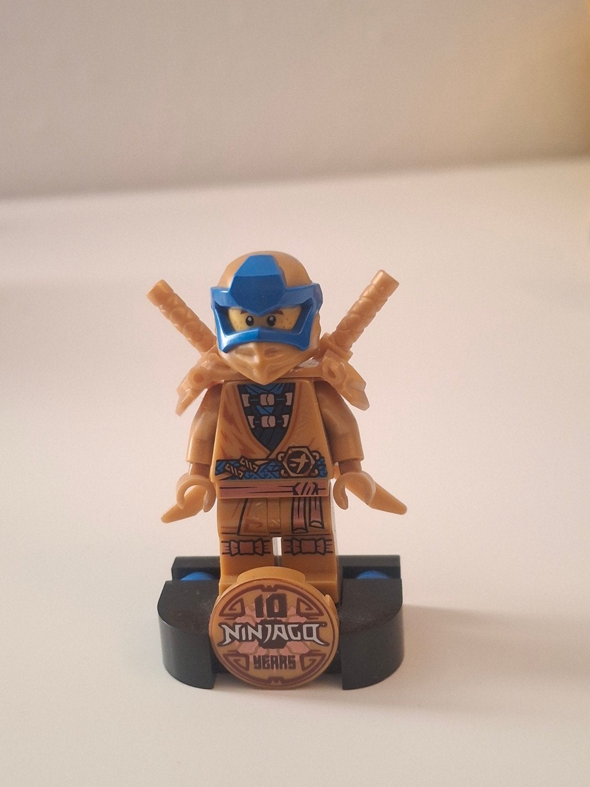 Ninjago 10th Anniversary Golden Jay + standaard, Avontuur en Actie, 1 speler, Ophalen of Verzenden, Zo goed als nieuw