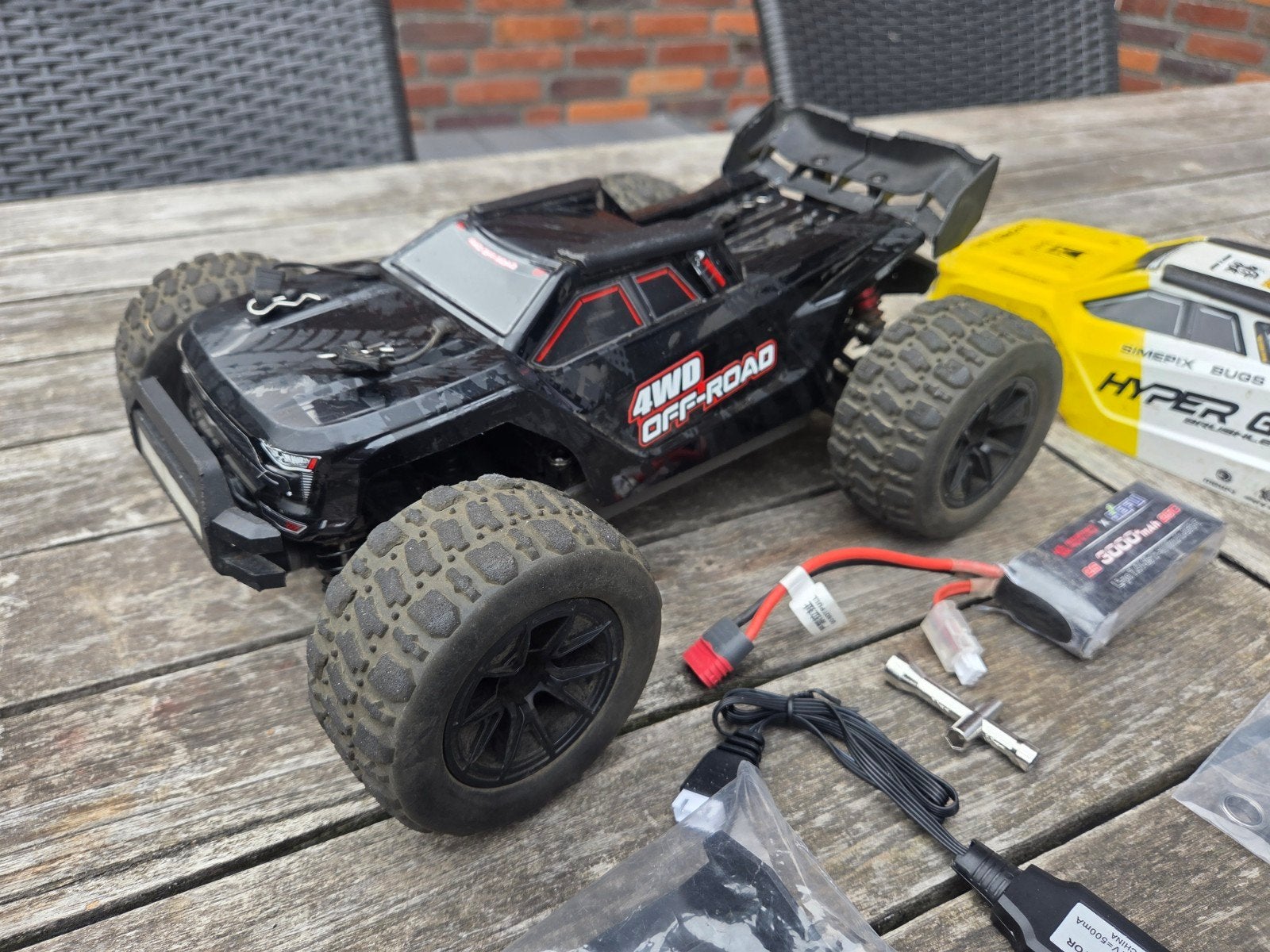 MJX 14207 Hyper Go RC auto brushless met gyro, Hobby en Vrije tijd, Elektro, Gebruikt, Auto offroad, Schaal 1:14