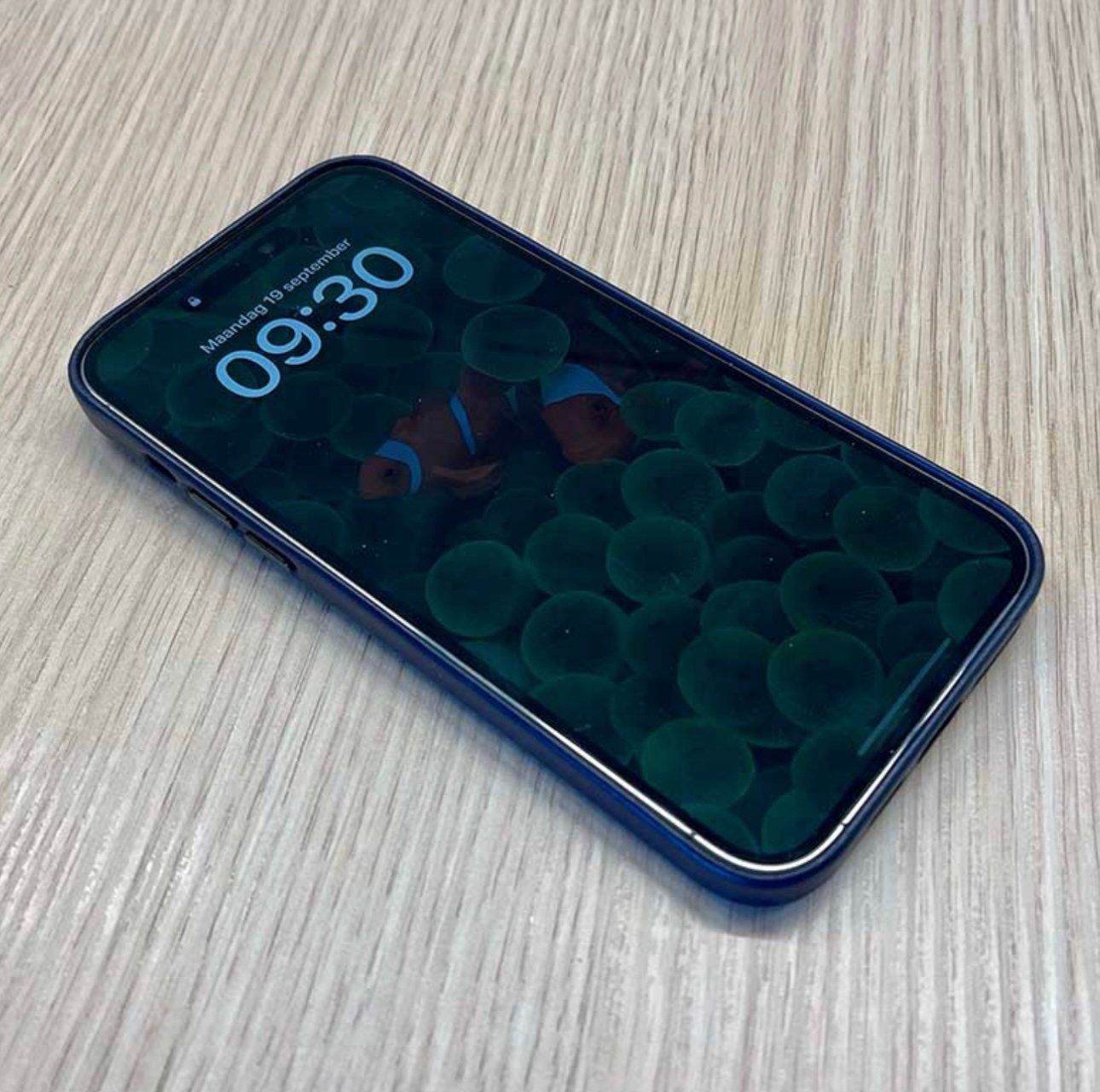 Iphone 14 pro max dieppaars in zeer goede staat