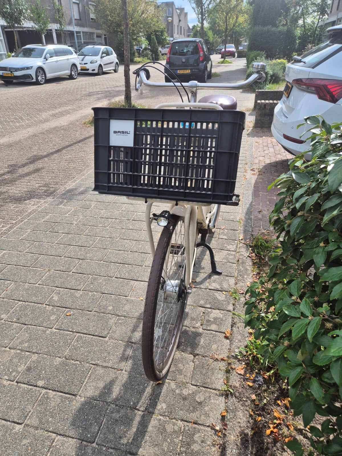 Cortina damesfiets met voordrager en krat