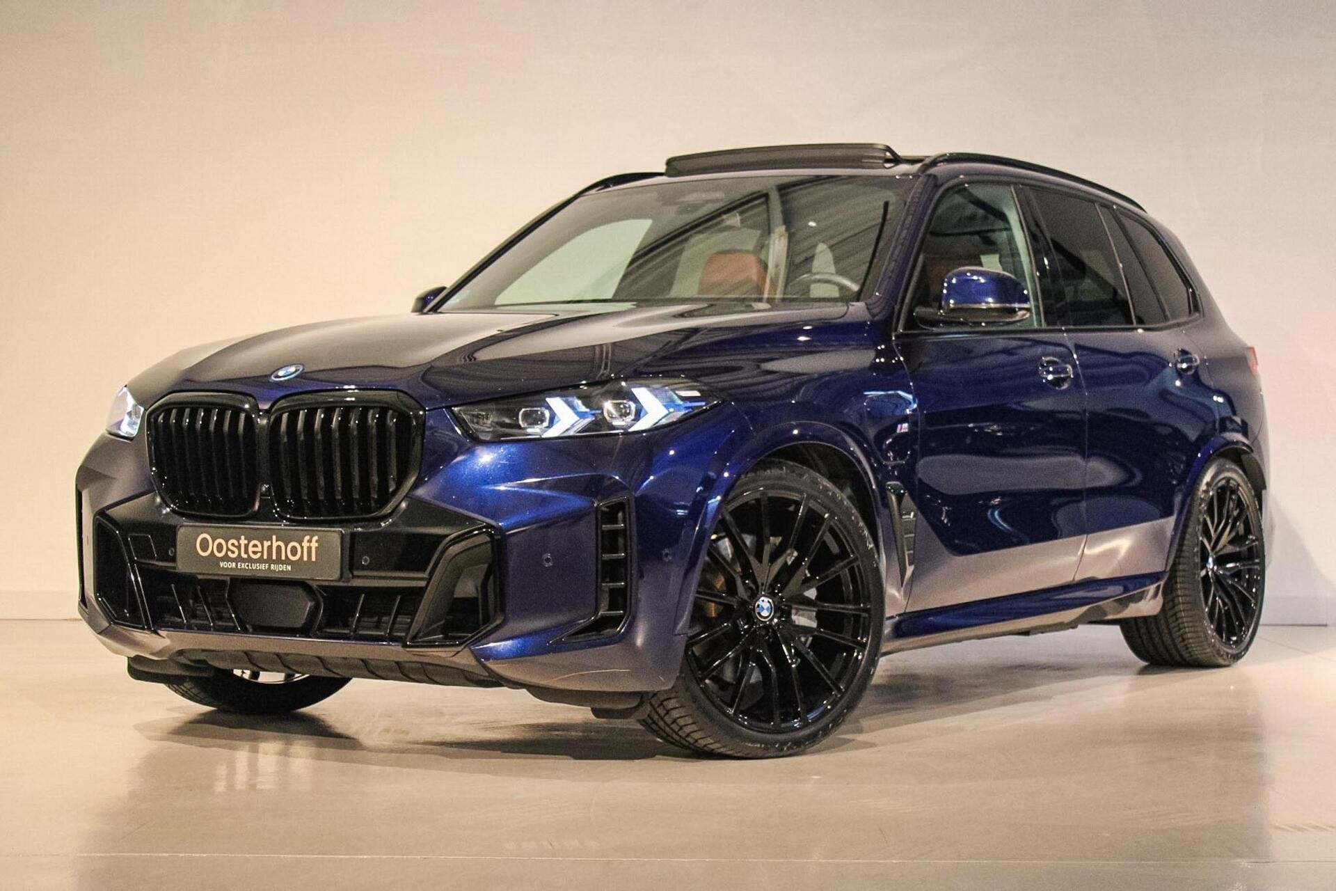 BMW X5 xDrive50e M-sport PANO | SKYL | MASSAGE | INDIVIDUAL, Auto's, Automaat, Dealer onderhouden, Gebruikt, X5