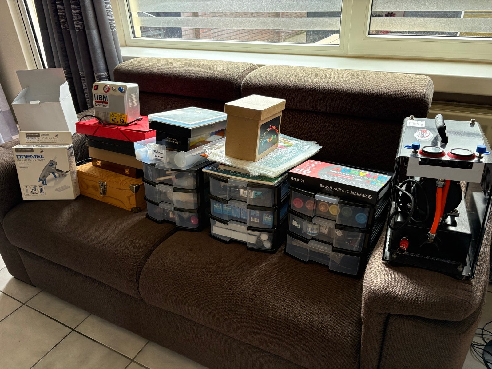 Airbrush spullen, klein lasapparaatje en tekenspullen, Ophalen, Gebruikt, Minder dan 150 ampère, Overige typen