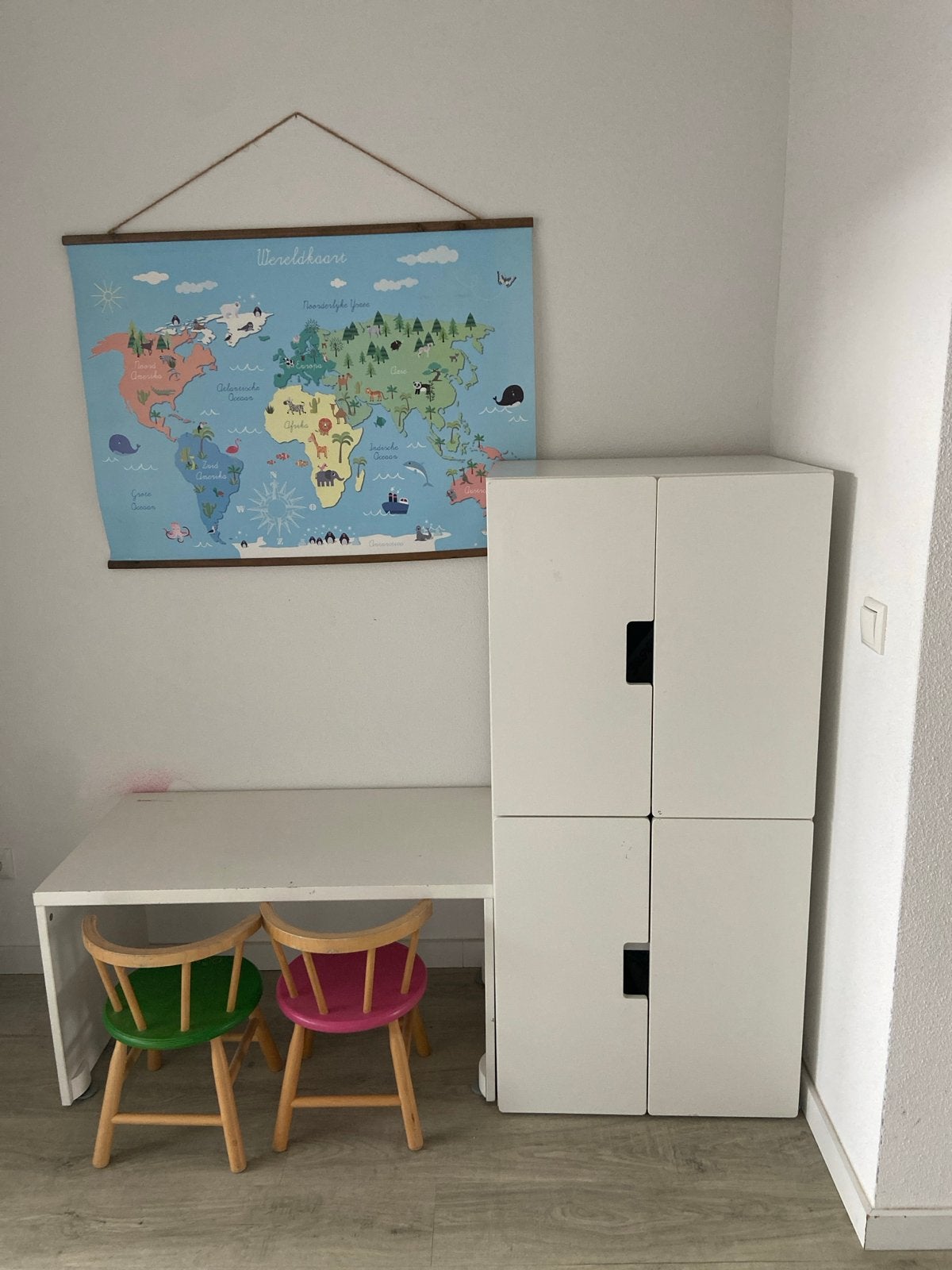 Ikea Stuva kastjes met bureau/speeltafel, Kinderen en Baby's, Kinderkamer | Commodes en Kasten, Gebruikt, Kast, 105 cm of meer