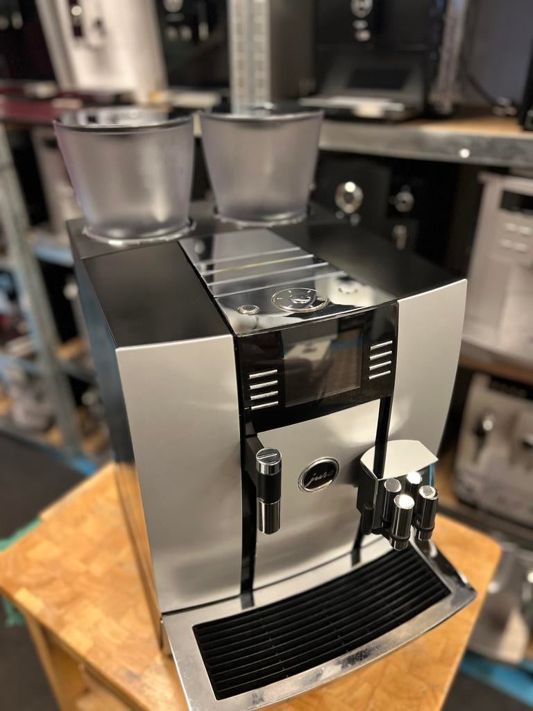 JURA GIGA X 7, Witgoed en Apparatuur, Koffiezetapparaten, Info@jura.com, 10 kopjes of meer, Koffiemachine, Ophalen of Verzenden