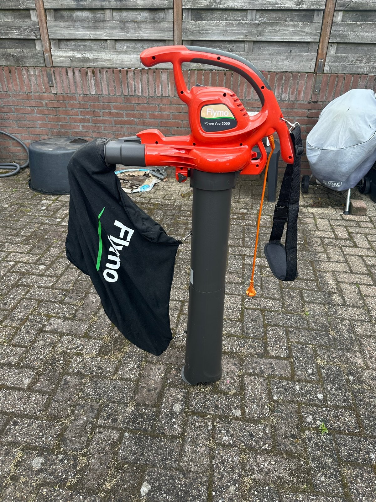 Nieuwe Flymo PowerVac 3000 bladblazer/bladzuiger, Ophalen, Handgedragen, Nieuw, Met opvangzak