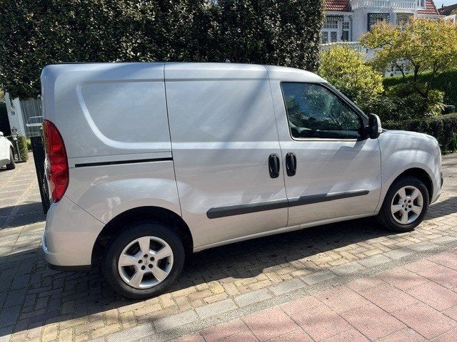 Opel Combo 1.6 D 66KW 2017 / 128.000 km / Keurige staat, 21 km/l, Zwart, 4 cilinders, Origineel Nederlands
