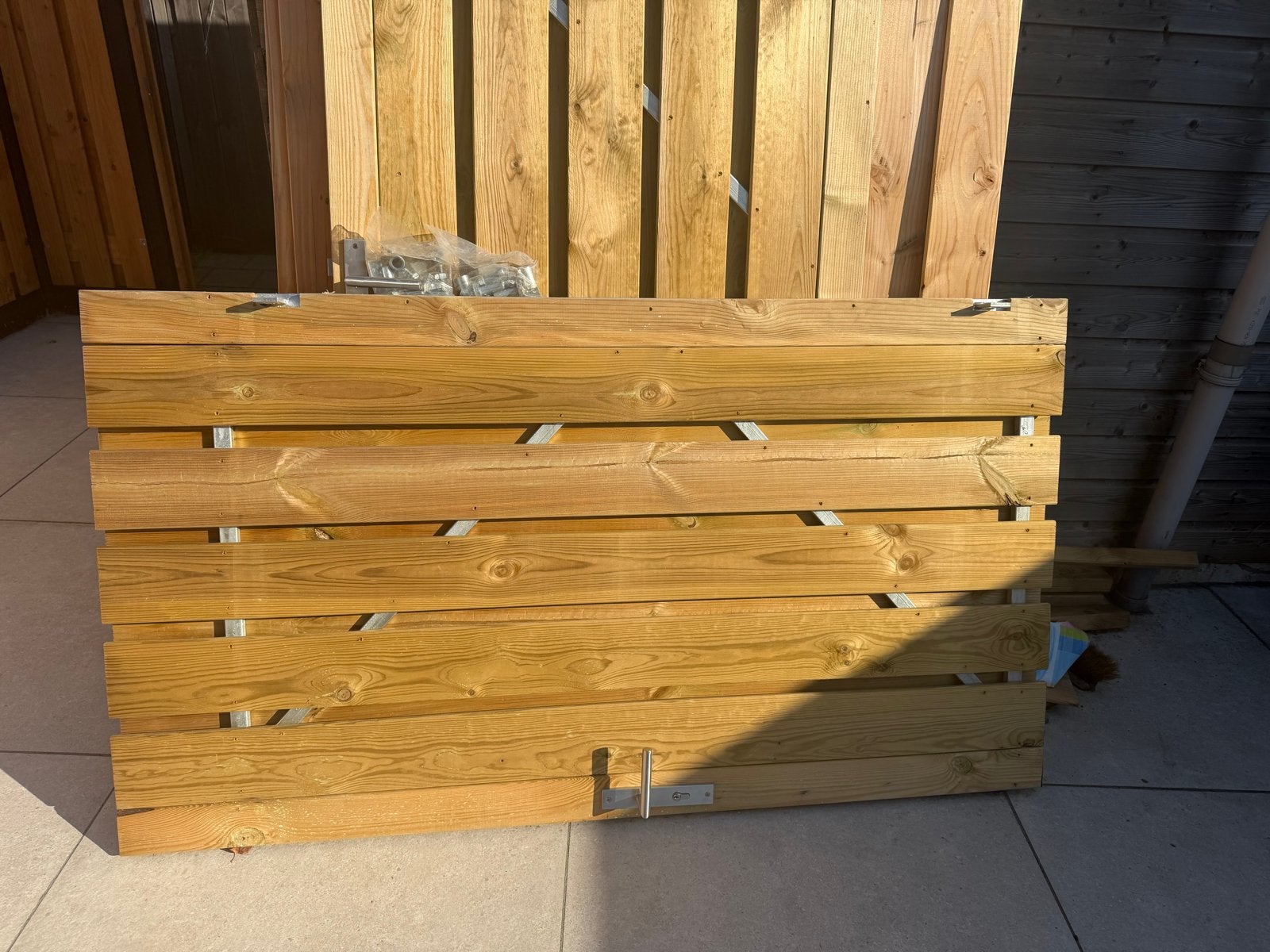 Houten Tuinhek met Poort - Nieuw, Tuin en Terras, Ophalen, Met poort, Grenen, Grenen
