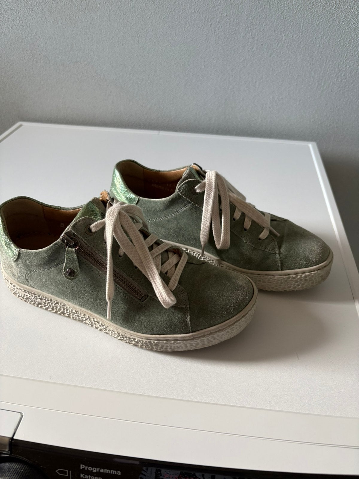 Te koop: hartjes schoenen maat 38, Kleding | Dames, Ophalen, Sneakers of Gympen, Gedragen, Groen