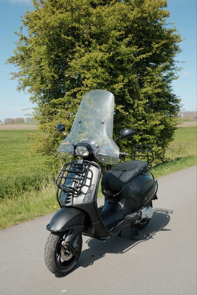 Vespa Sprint Notte Mat Zwart - Compleet met accessoires, Fietsen en Brommers, Brommeronderdelen | Snorfietsen, Ophalen, Gebruikt