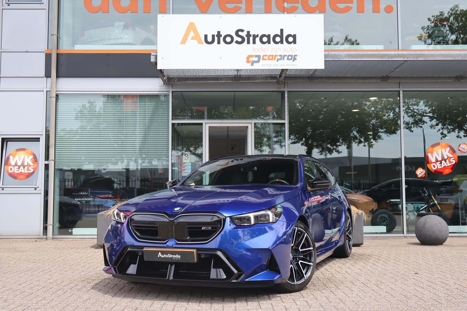 BMW 5-Serie Touring (g61) M5 728pk xDrive | Marina Bay Blue, Auto's, Gebruikt, Vierwielaandrijving, 5-Serie, 750 kg