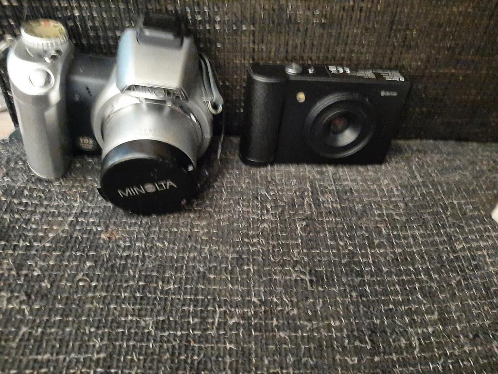 Minolta en compactcamera - Set van 2 camera's, Audio, Tv en Foto, Fotocamera's Digitaal, Gebruikt, Minolta, Compact, Ophalen of Verzenden