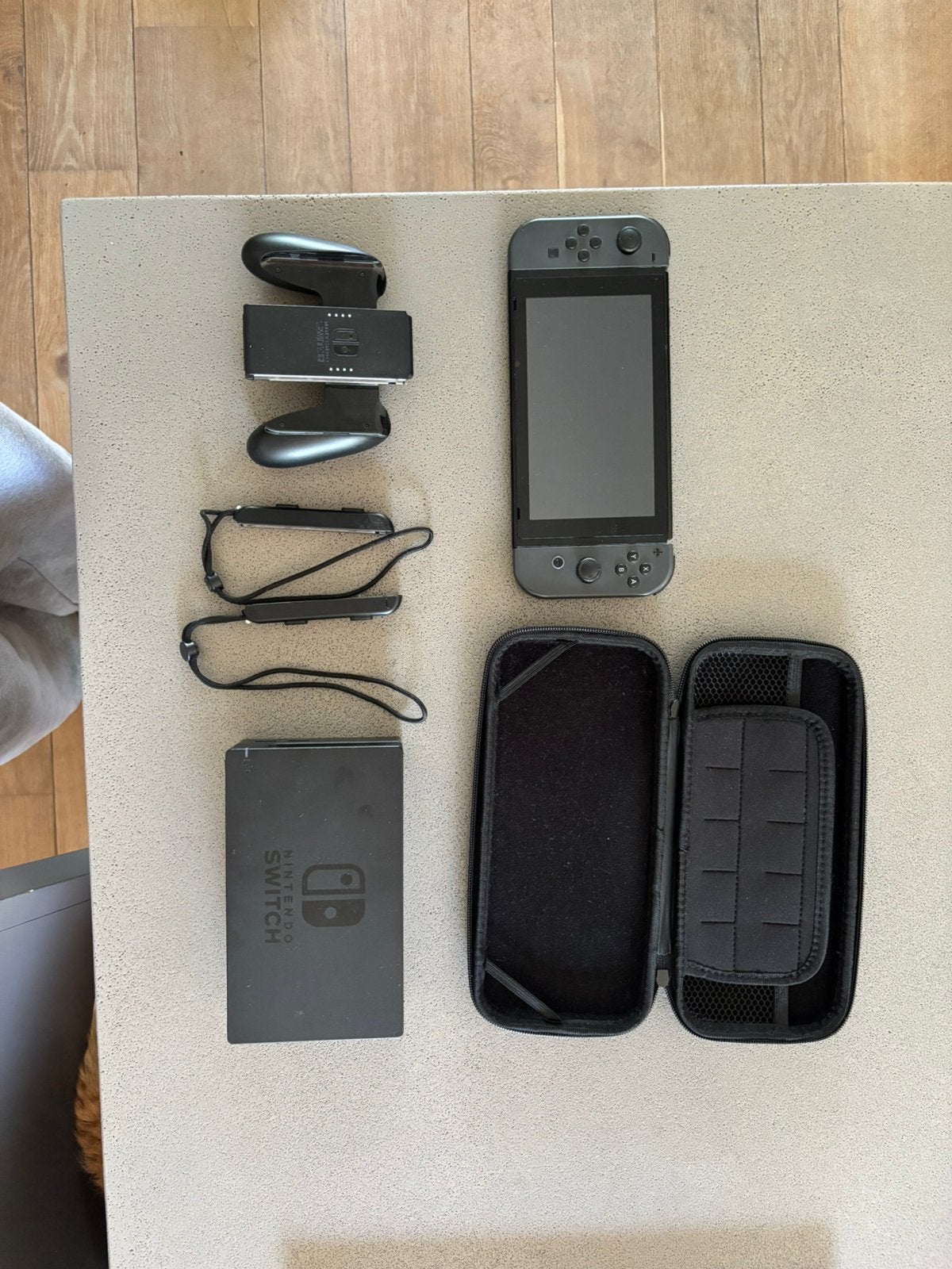 Nintendo Switch met assecoires, Ophalen, Zo goed als nieuw, Met 2 controllers, Switch Original