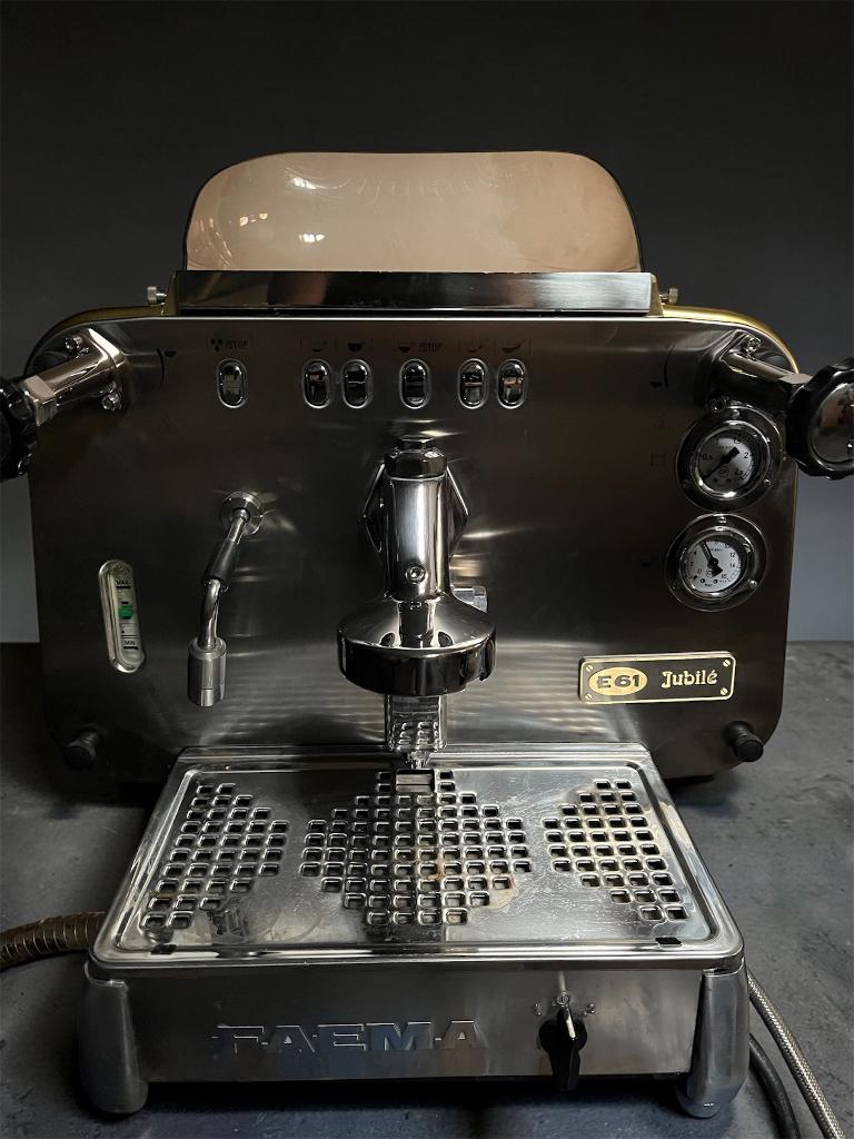 Franke D61 jubilé top Staat, Witgoed en Apparatuur, Koffiezetapparaten, Zo goed als nieuw, Koffiemachine, 10 kopjes of meer, Ophalen