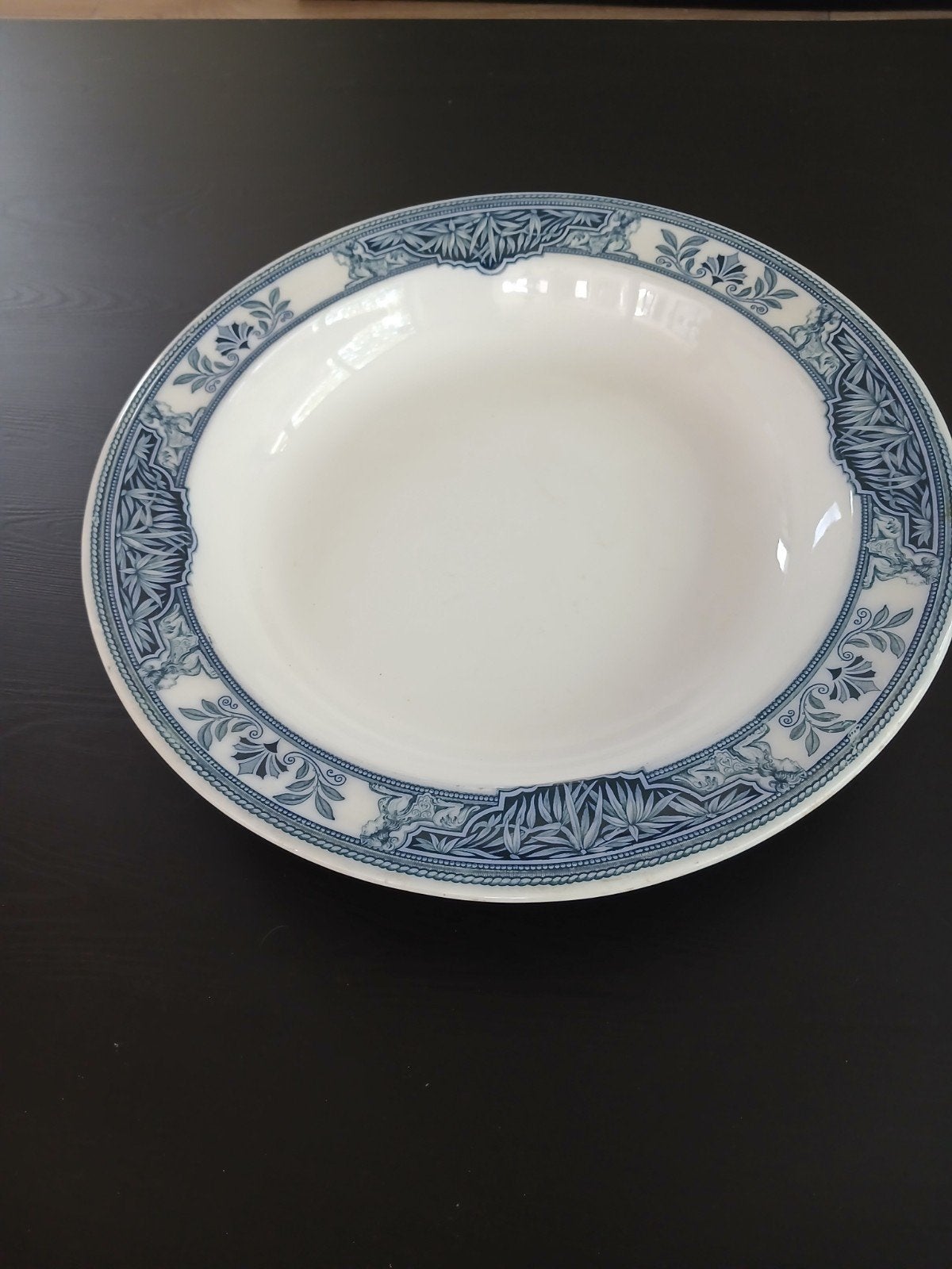 Grote serveerschaal Wedgwood Columbia Blue 1848, Ophalen of Verzenden