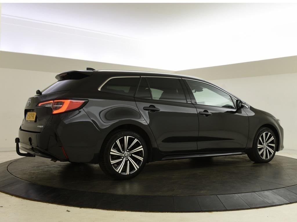 Toyota Corolla Touring Sports 1.8 Hybrid Business Plus | tre, 450 kg, Gebruikt, 4 cilinders, Zwart