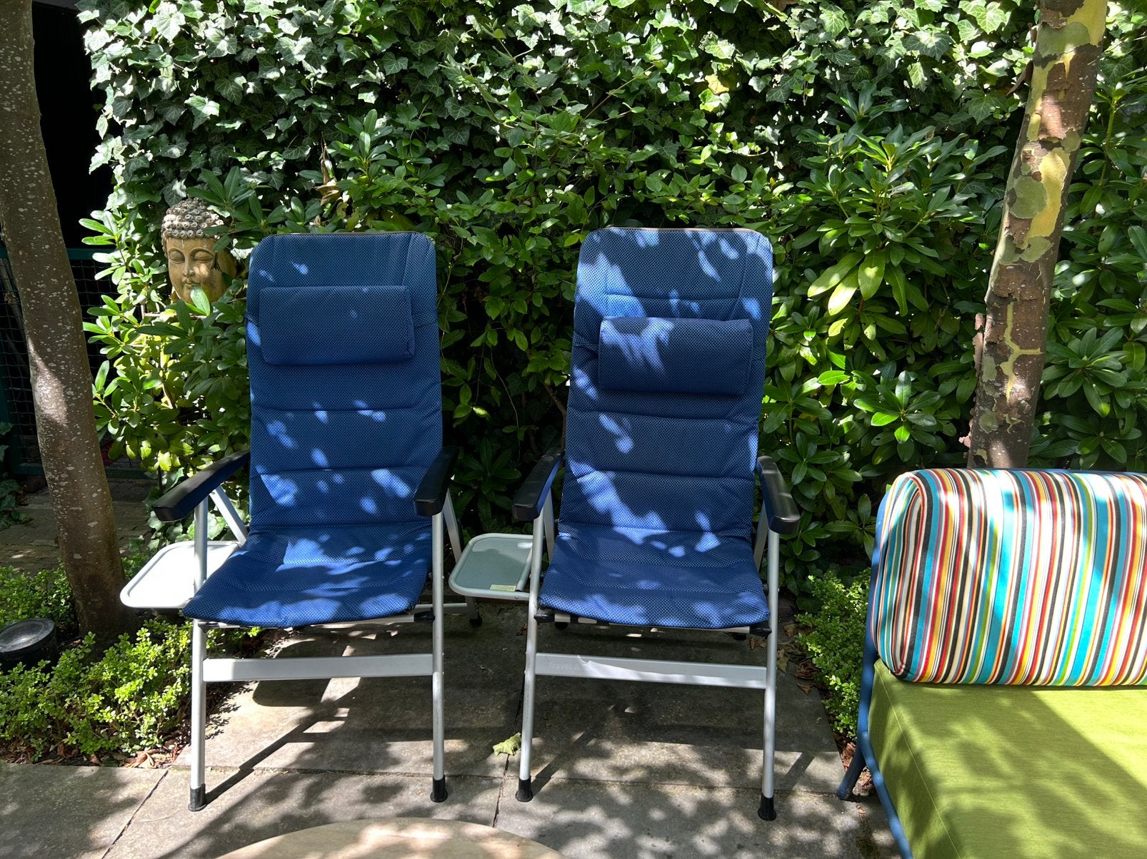 Anwb human nature kampeerstoelen blauw met  klaptafeltje, Caravans en Kamperen, Kampeermeubelen, Ophalen, Zo goed als nieuw, Campingstoel