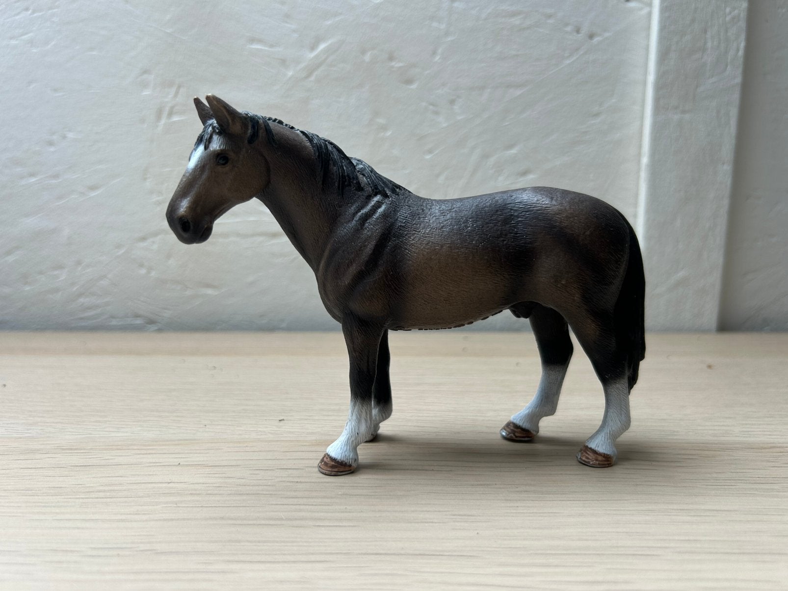 Schleich oude hannoveraan, Verzamelen, Dierenverzamelingen, Ophalen of Verzenden, Zo goed als nieuw, Paard, Beeldje of Figuurtje