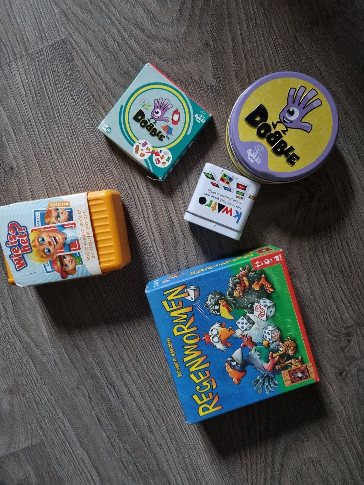 Bordspellen set: Dobble, Regenwormen, Kwatro, Wie is het?, Vijf spelers of meer, Ophalen of Verzenden, Gebruikt, Diverse