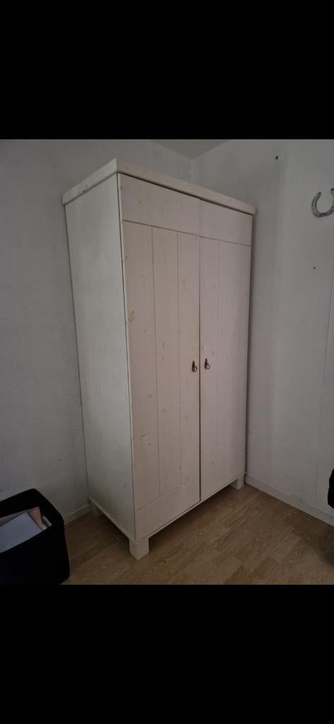 Kleding kast van Woood, Huis en Inrichting, Kasten | Kledingkasten, Ophalen, 100 tot 150 cm, Zo goed als nieuw, 150 tot 200 cm