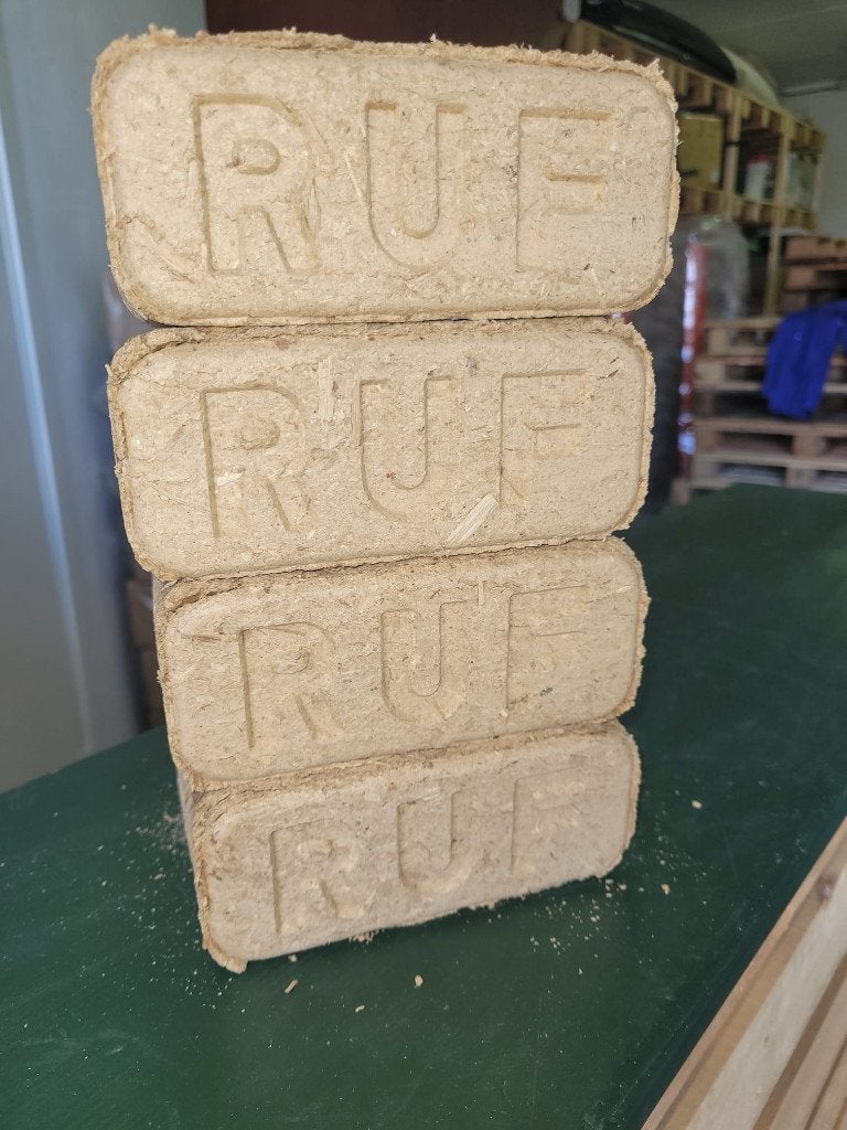 AANBIEDING RUF briketten € 4,50 per pakket van 10 KG, Huis en Inrichting, Kachels, Ophalen, Nieuw, Hout, Houtkachel
